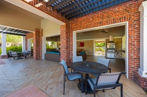 One Bedroom Apartments for Rent in Conroe, TX - Additional Covered Outdoor Dining & Seating Area   